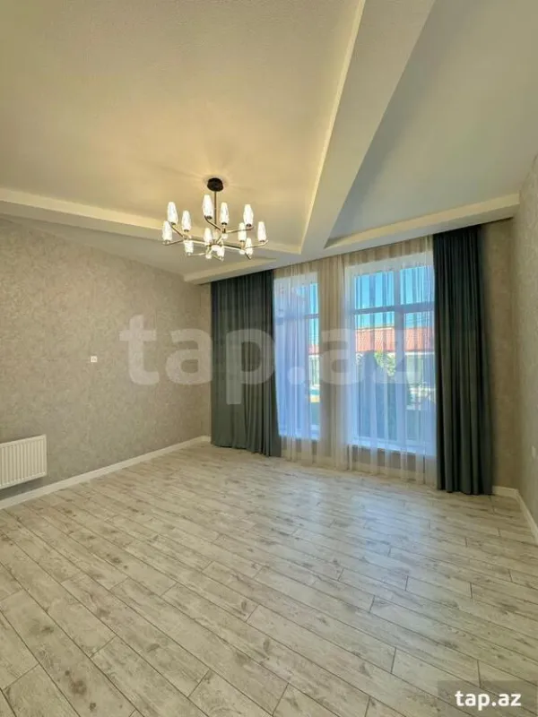 Satılır 5 otaqlı həyət evi