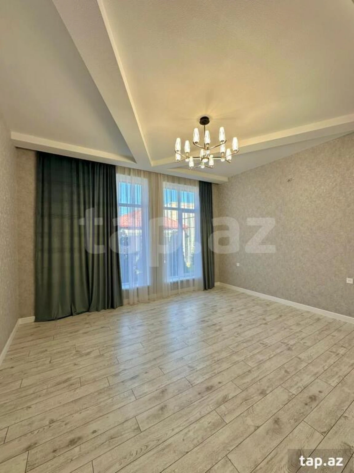 Satılır 5 otaqlı həyət evi