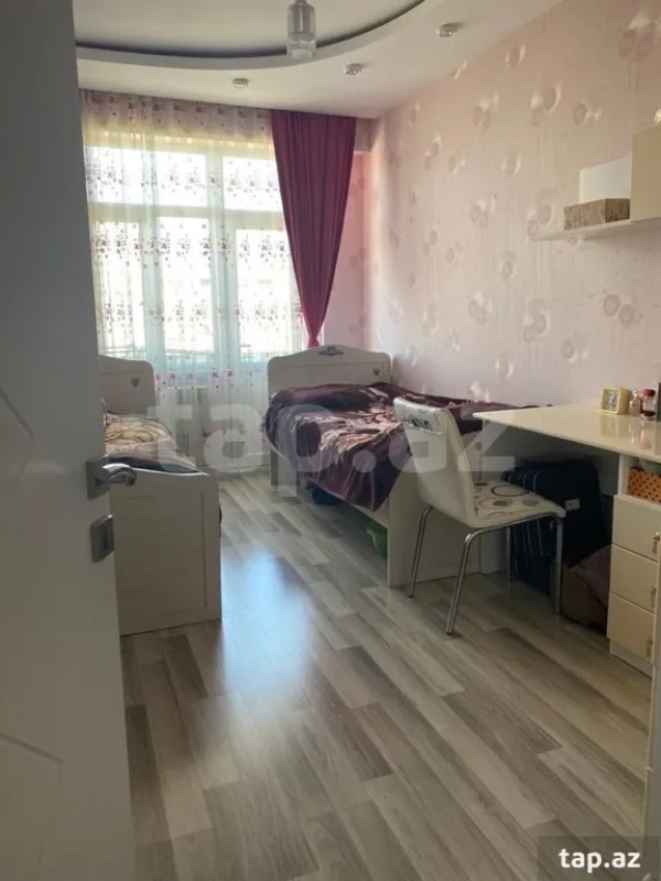 Kirayə verilir 3 otaqlı yeni tikili 120 m²