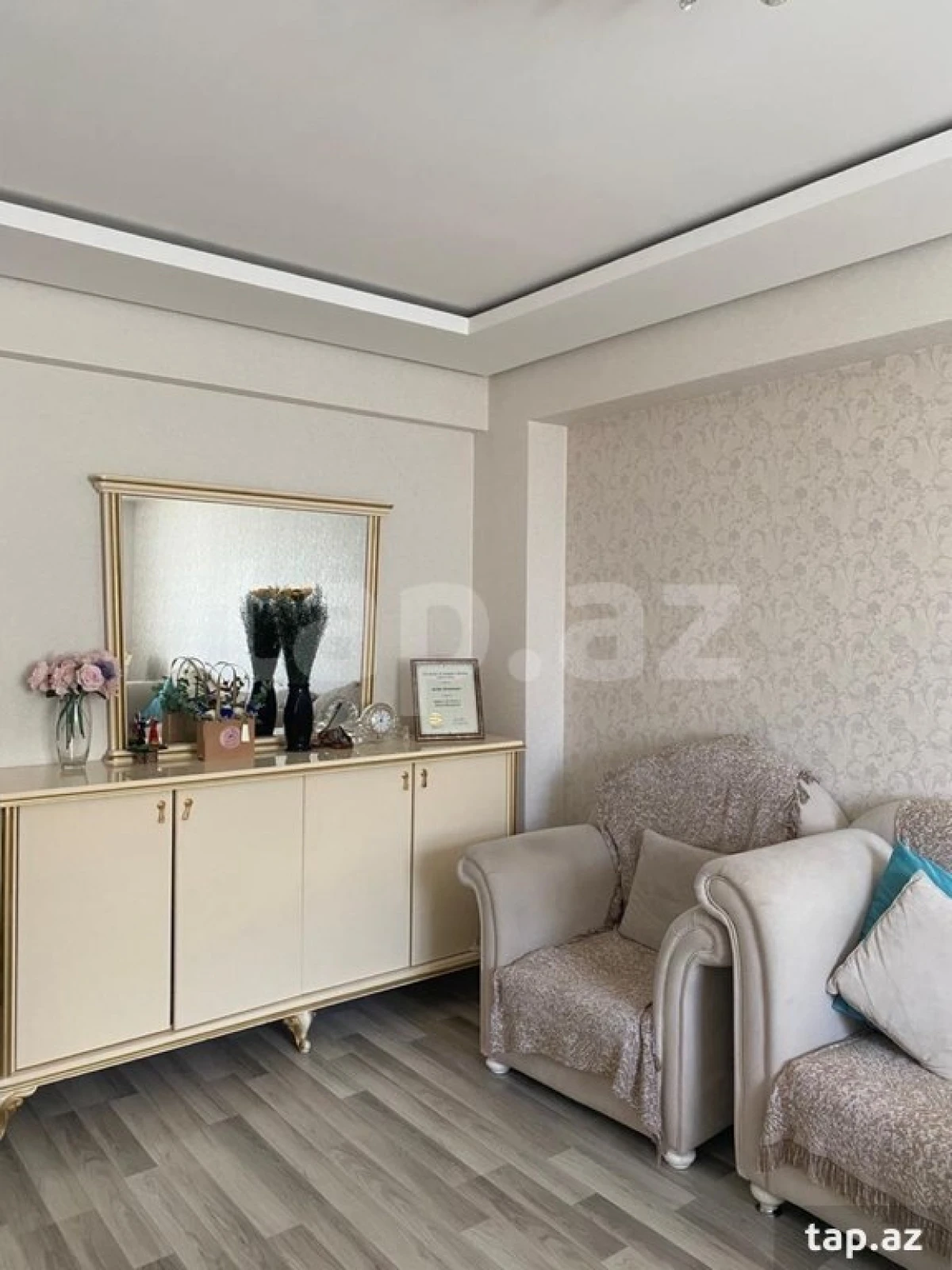 Kirayə verilir 3 otaqlı yeni tikili 120 m²