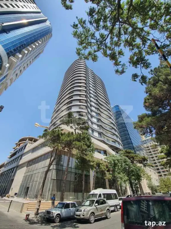 Kirayə verilir 3 otaqlı yeni tikili 120 m²