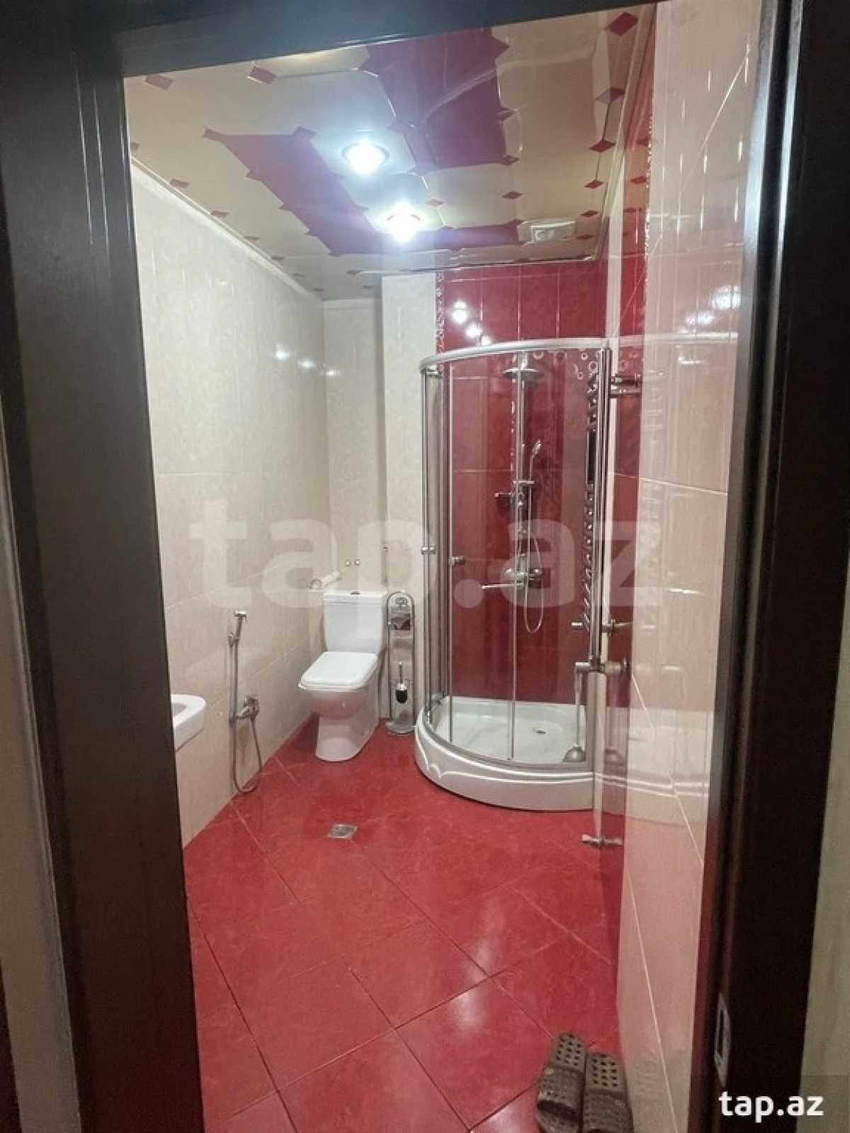 Kirayə verilir 2 otaqlı yeni tikili 65 m²