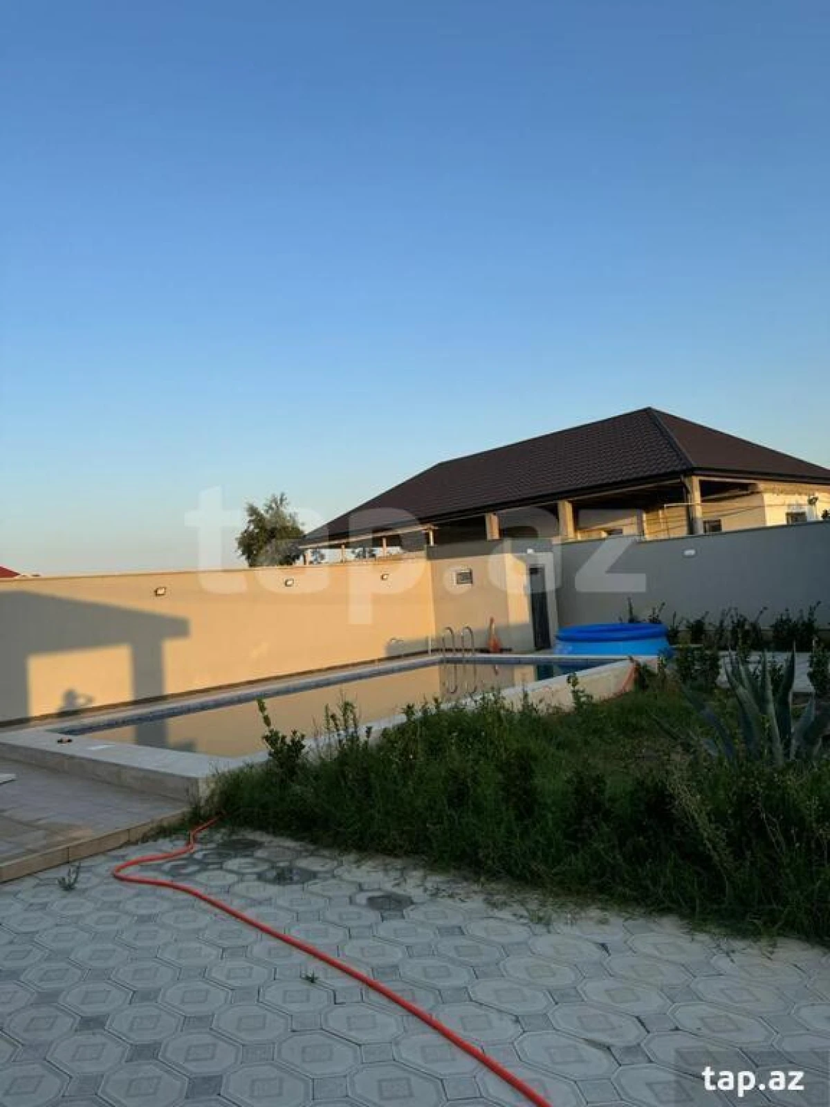 Kirayə verilir 4 otaqlı həyət evi