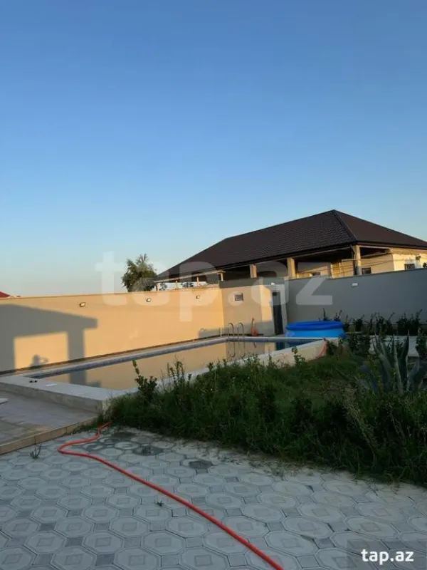 Kirayə verilir 4 otaqlı həyət evi