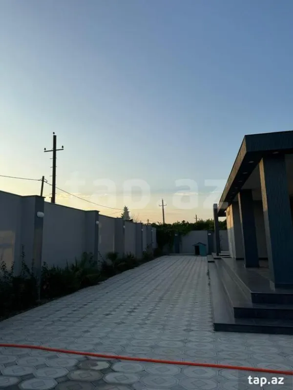 Kirayə verilir 4 otaqlı həyət evi