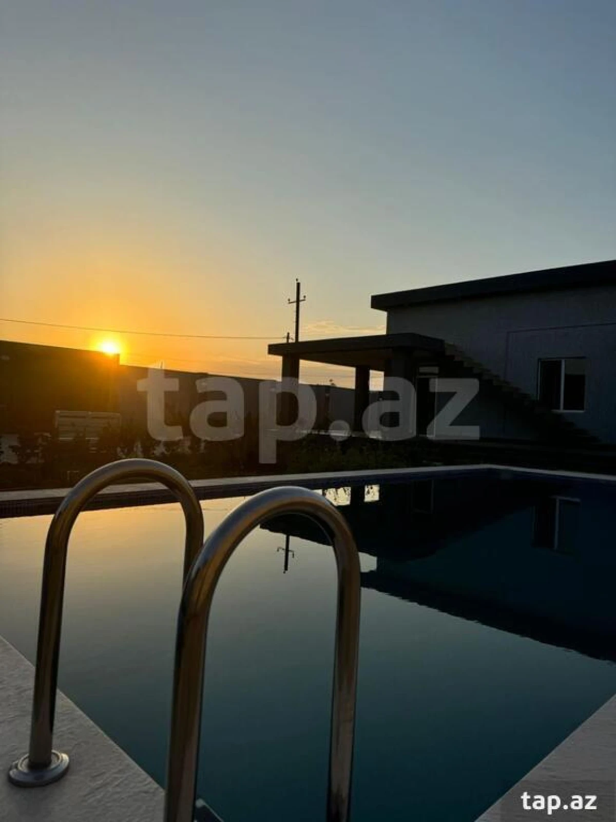 Kirayə verilir 4 otaqlı həyət evi