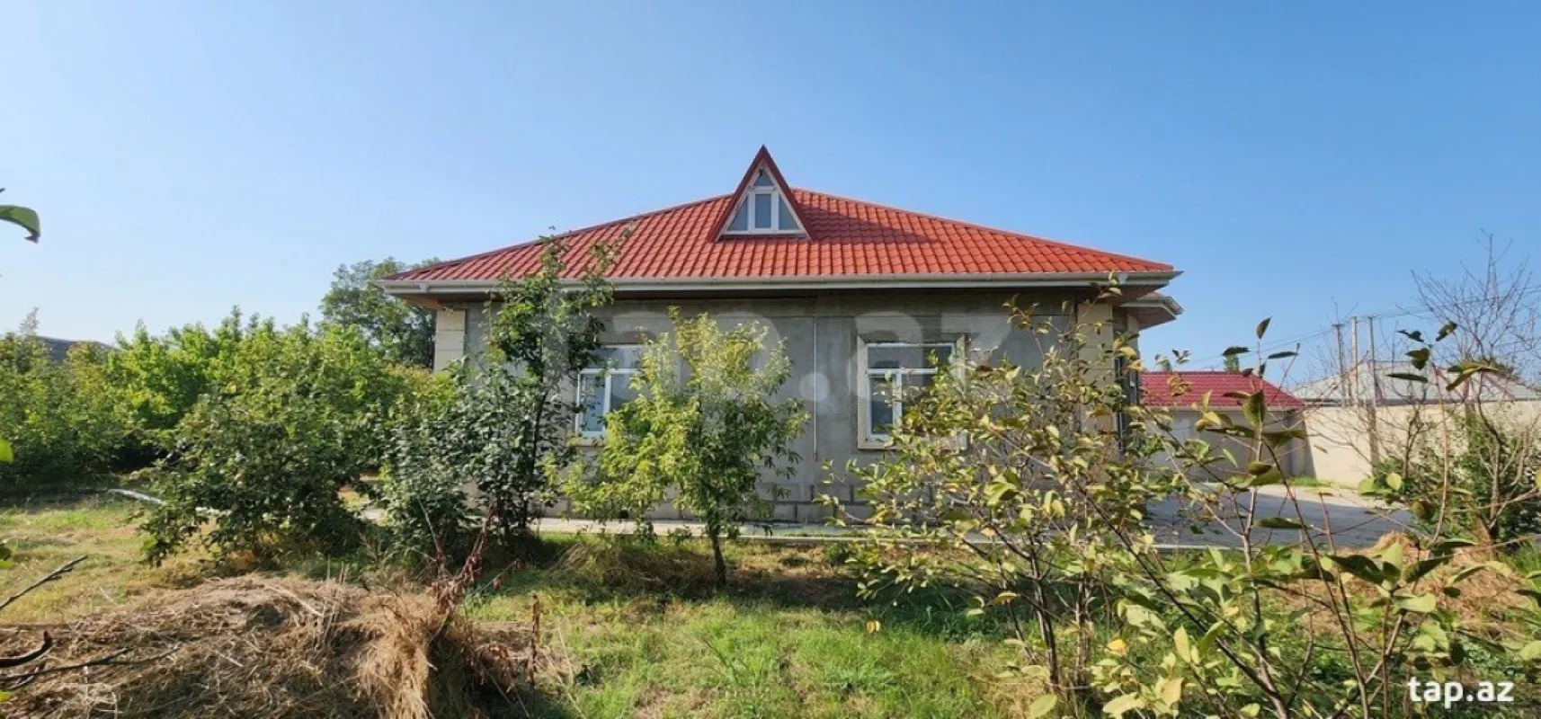 Satılır 4 otaqlı həyət evi