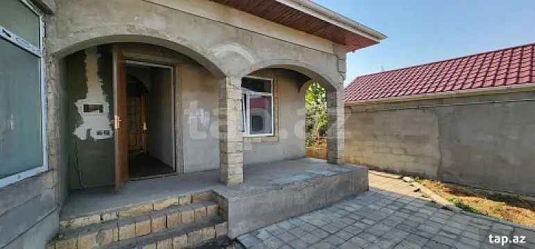 Satılır 4 otaqlı həyət evi