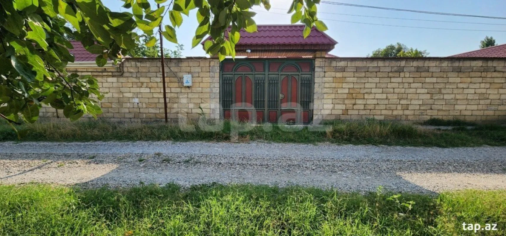 Satılır 4 otaqlı həyət evi