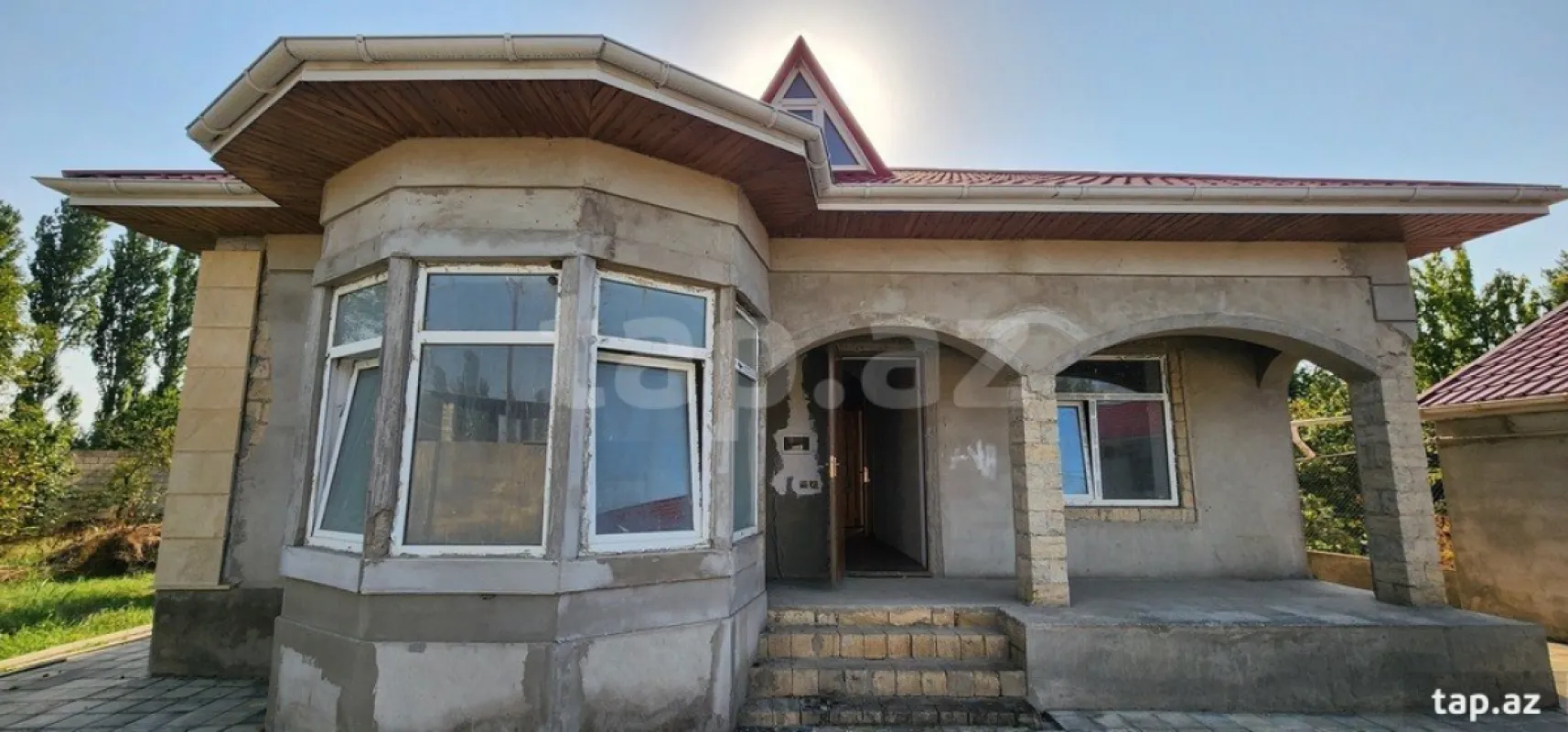 Satılır 4 otaqlı həyət evi