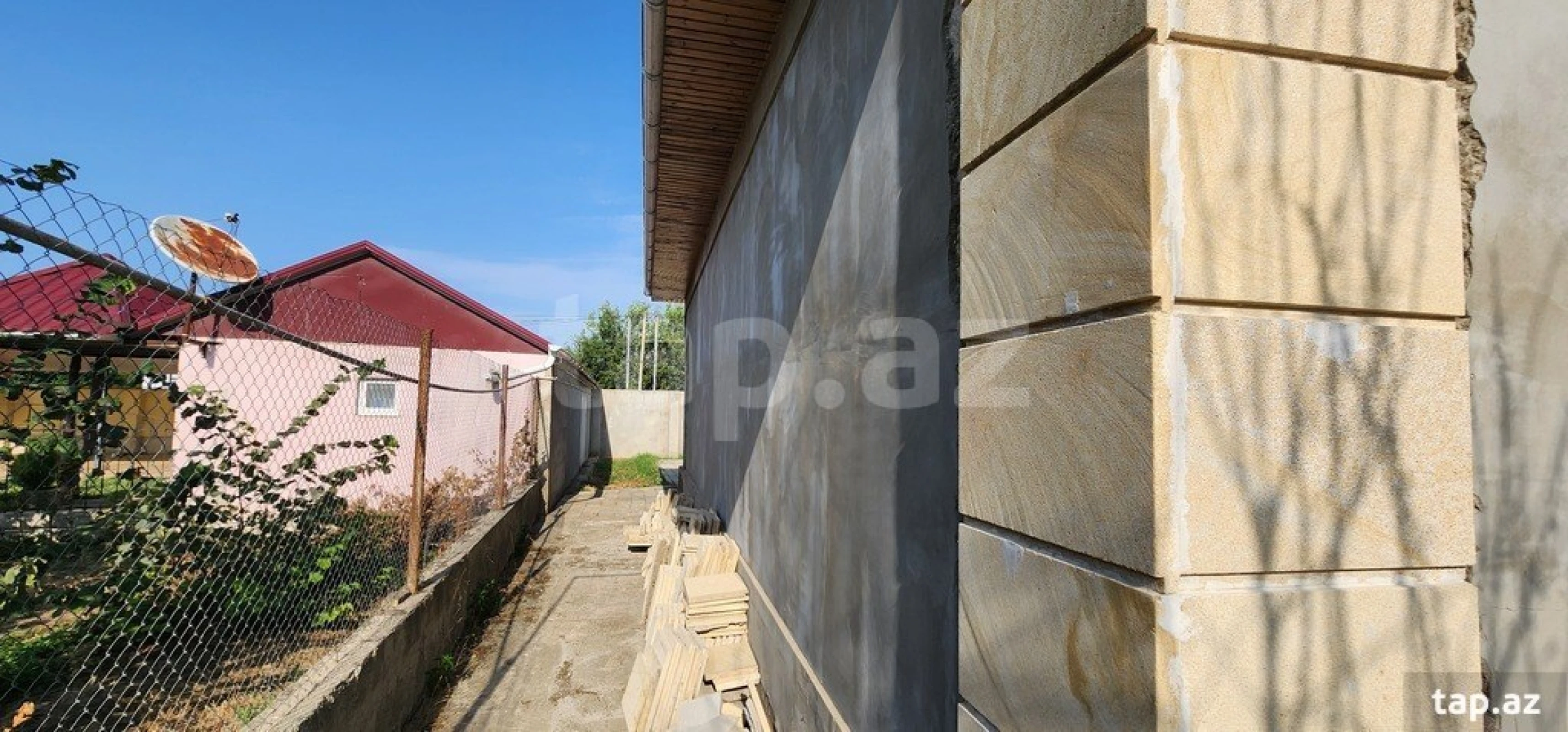 Satılır 4 otaqlı həyət evi