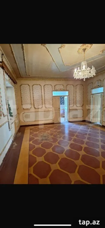 Satılır 5 otaqlı həyət evi 260 m²