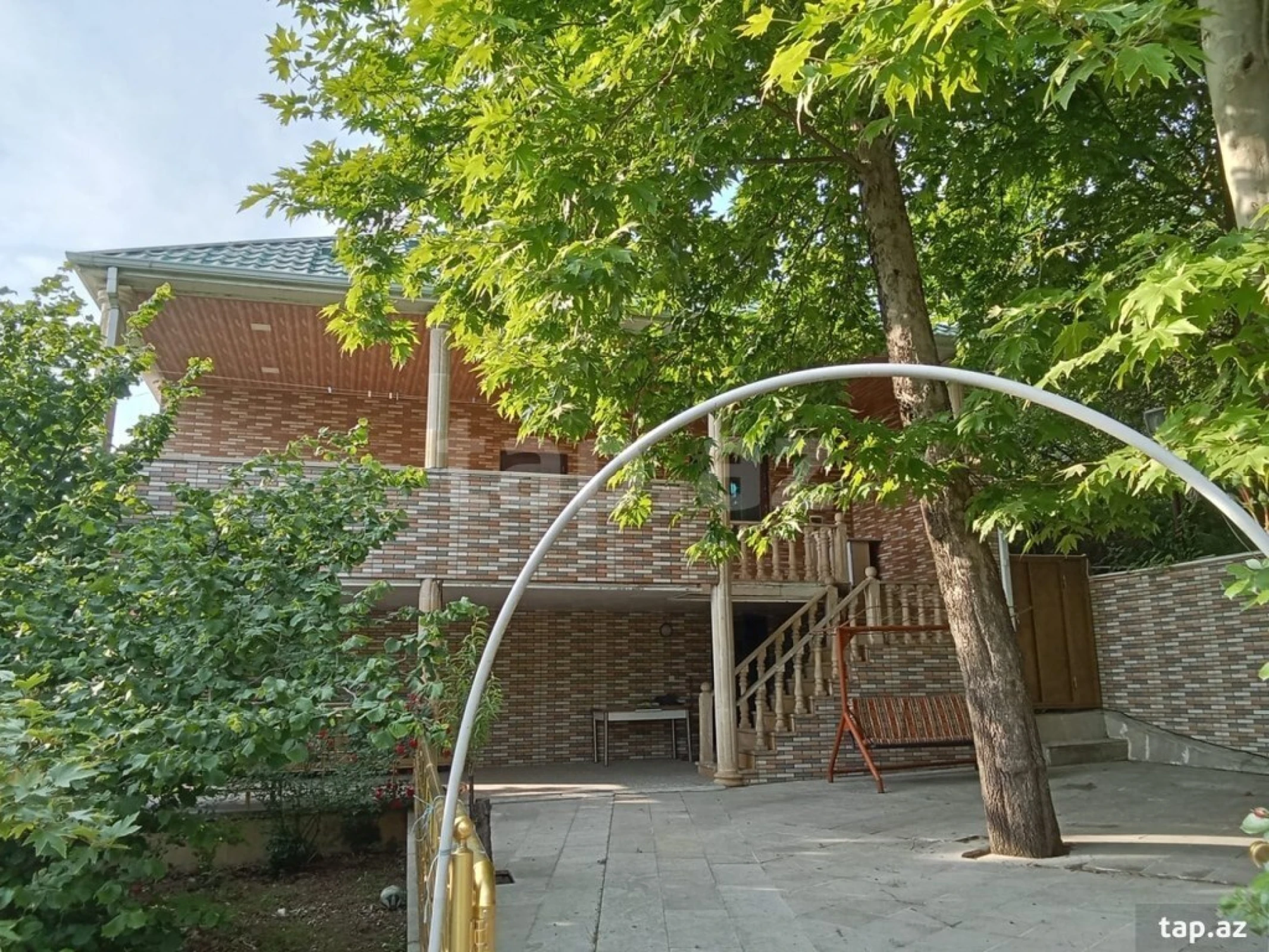 Kirayə verilir 4 otaqlı həyət evi