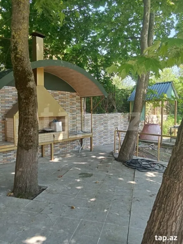 Kirayə verilir 4 otaqlı həyət evi