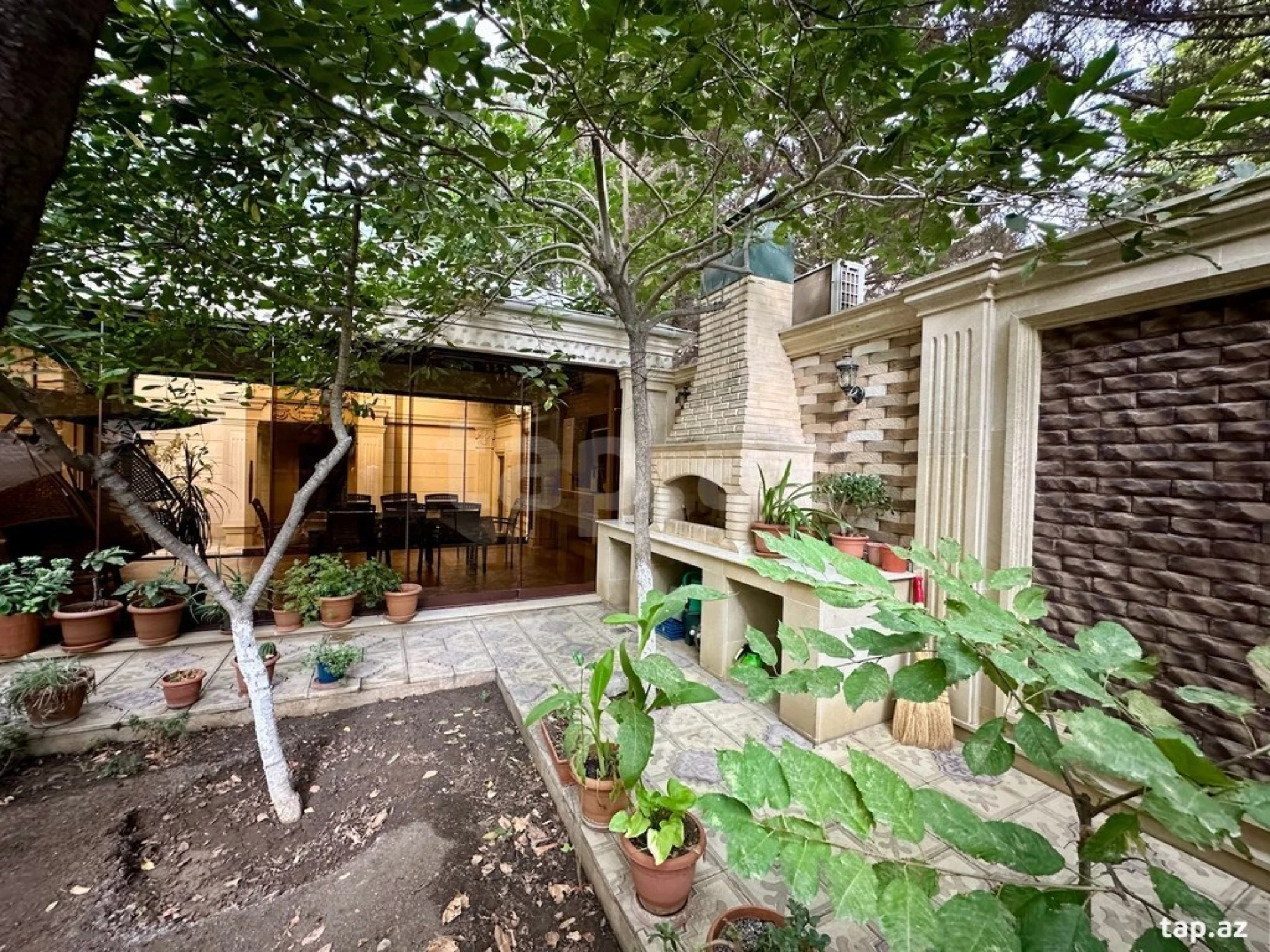 Satılır 5 otaqlı həyət evi