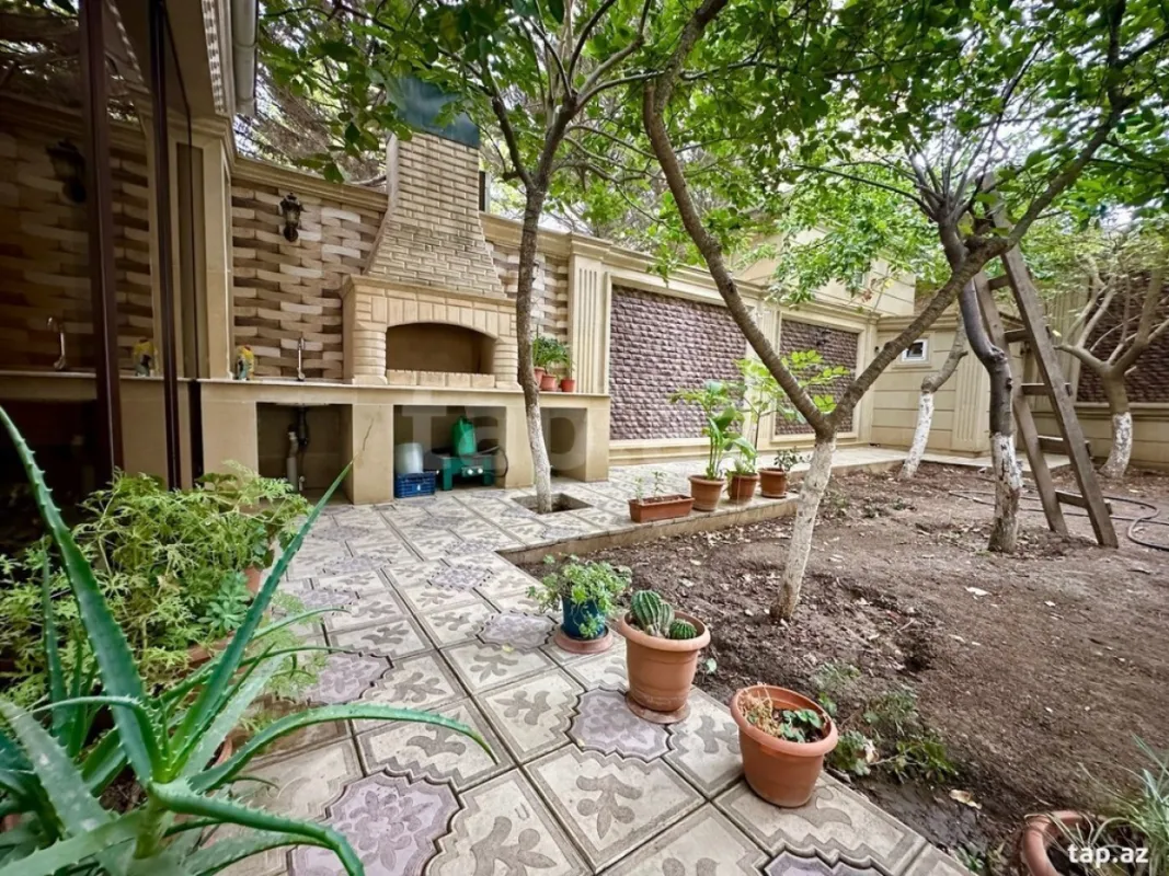 Satılır 5 otaqlı həyət evi