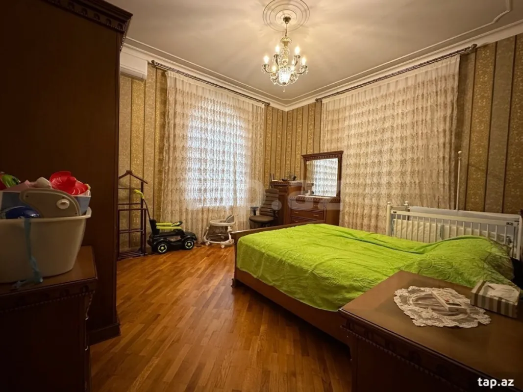 Satılır 5 otaqlı həyət evi