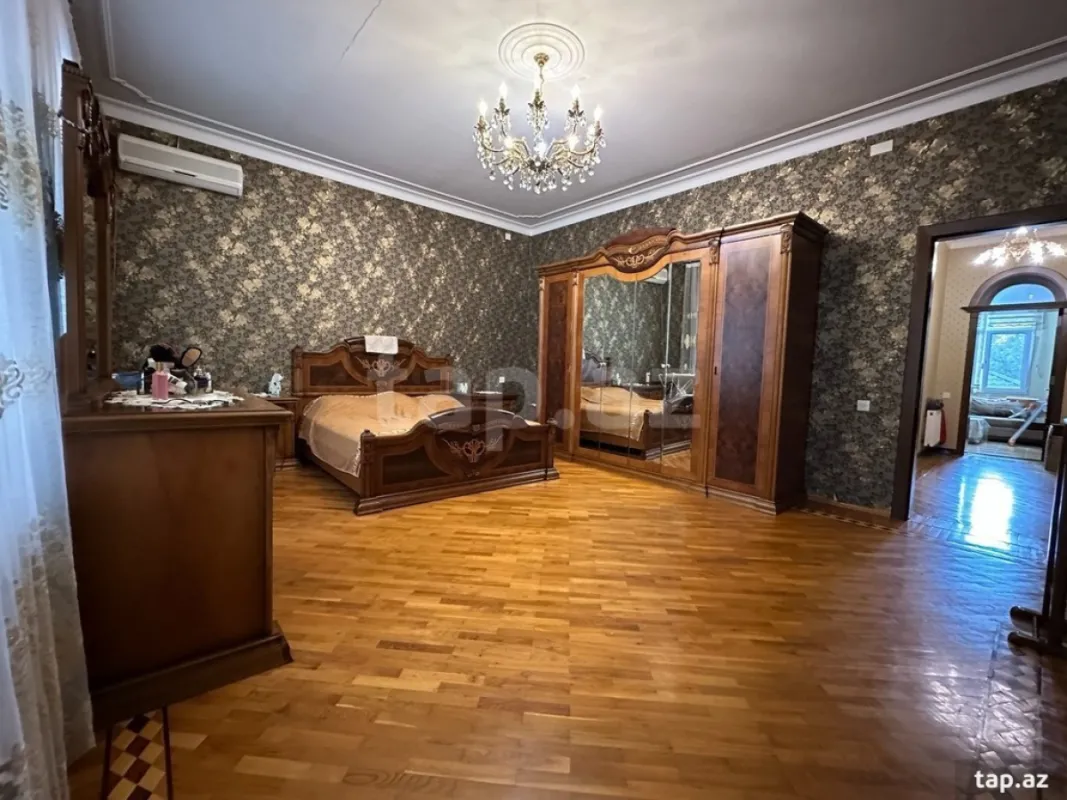 Satılır 5 otaqlı həyət evi