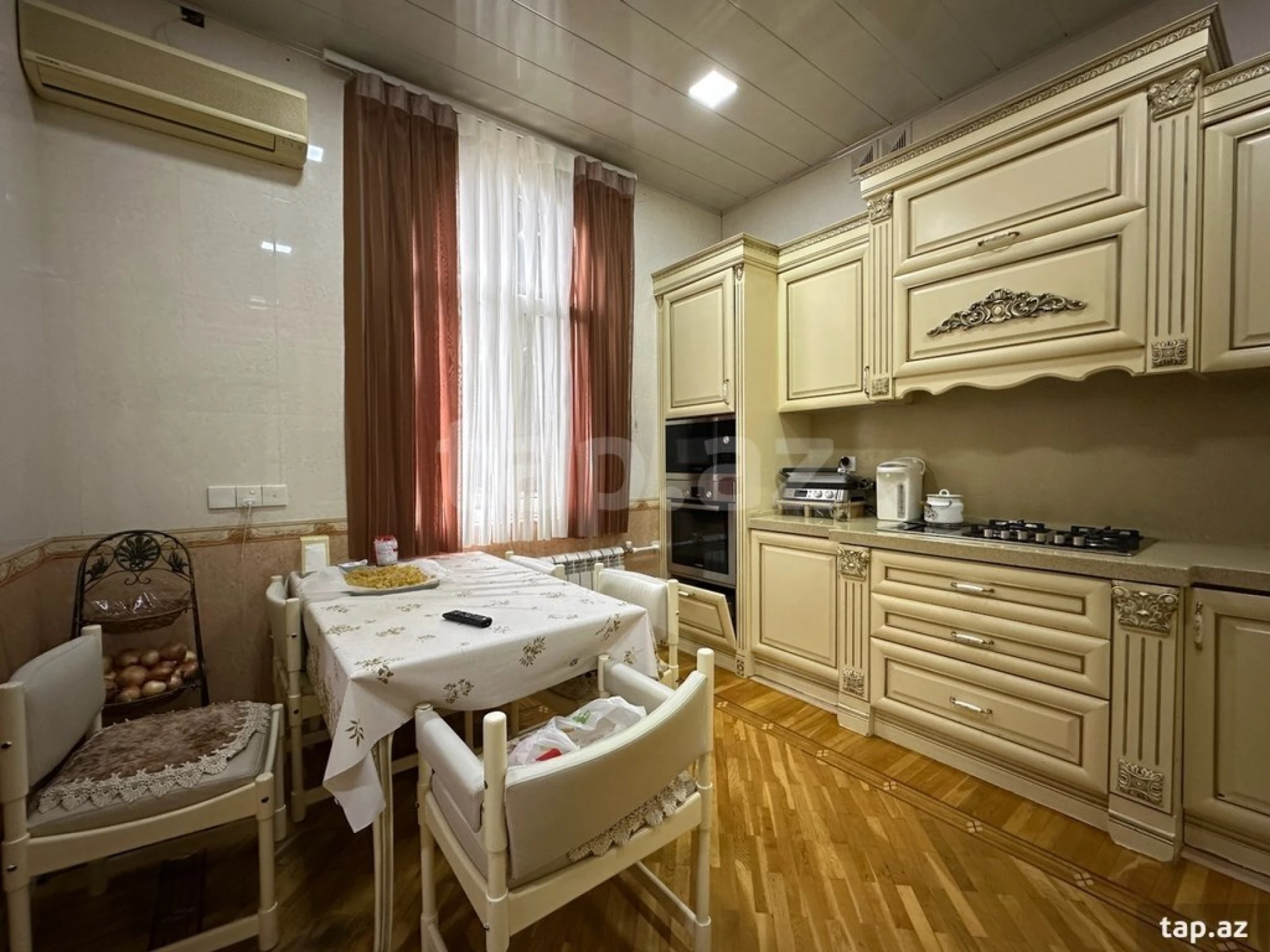 Satılır 5 otaqlı həyət evi