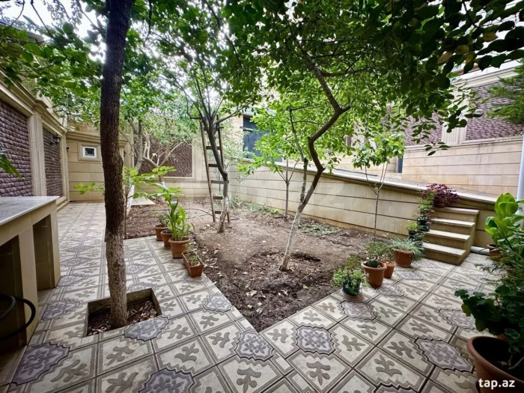 Satılır 5 otaqlı həyət evi