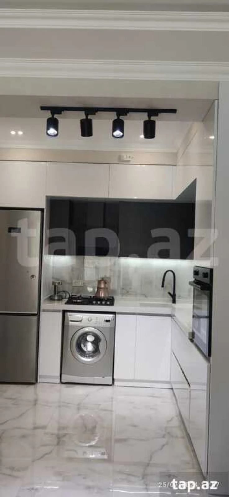 Satılır 2 otaqlı yeni tikili 64 m²