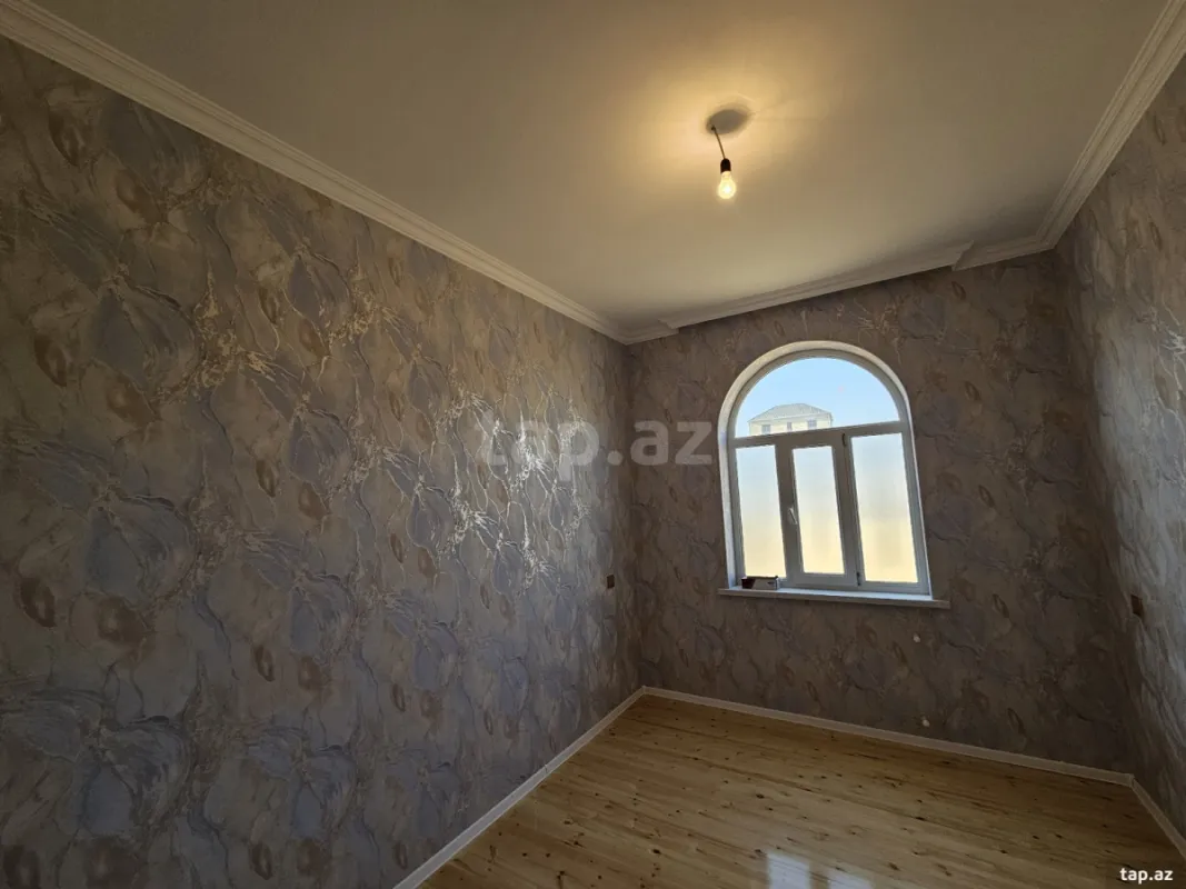 Satılır 4 otaqlı həyət evi