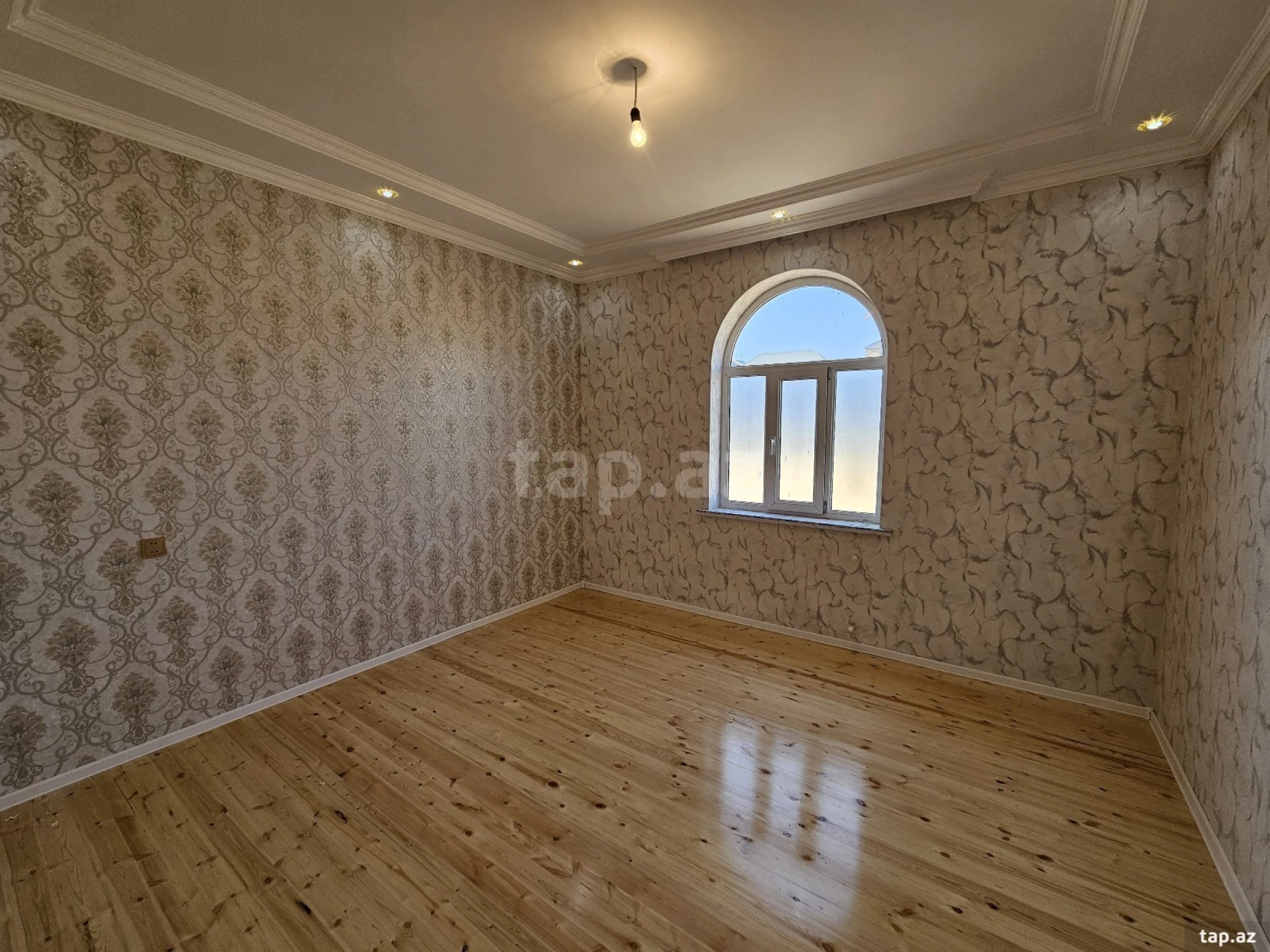 Satılır 4 otaqlı həyət evi