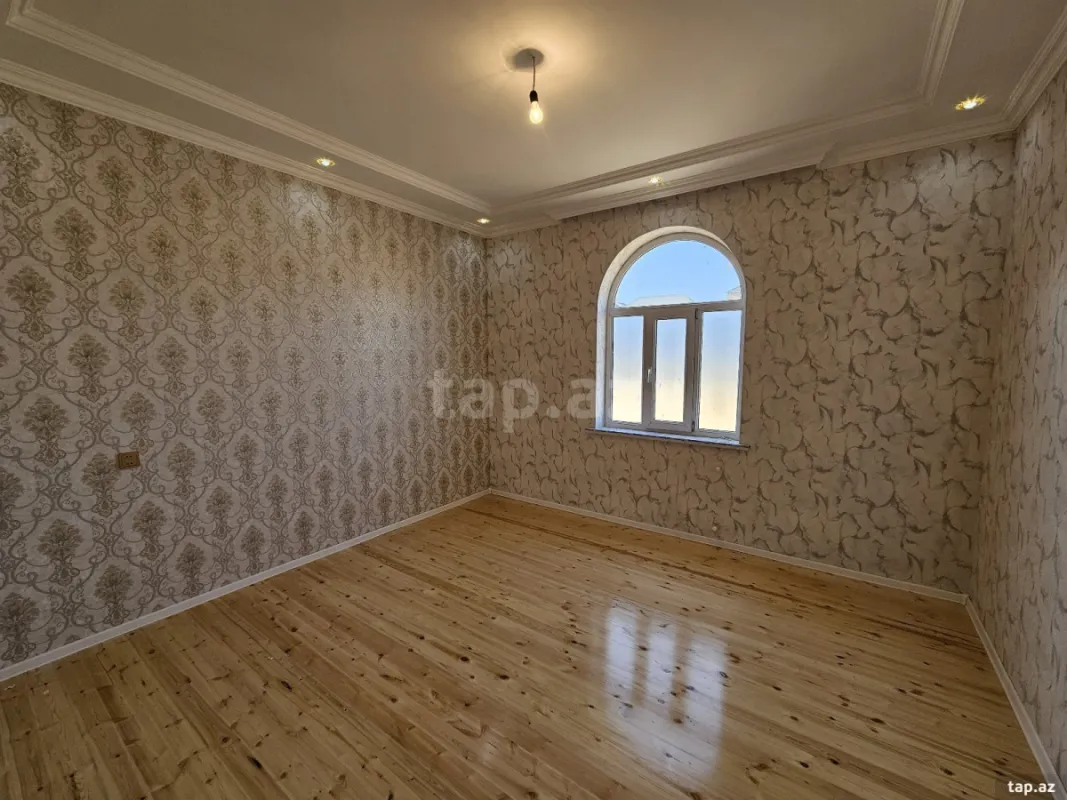 Satılır 4 otaqlı həyət evi