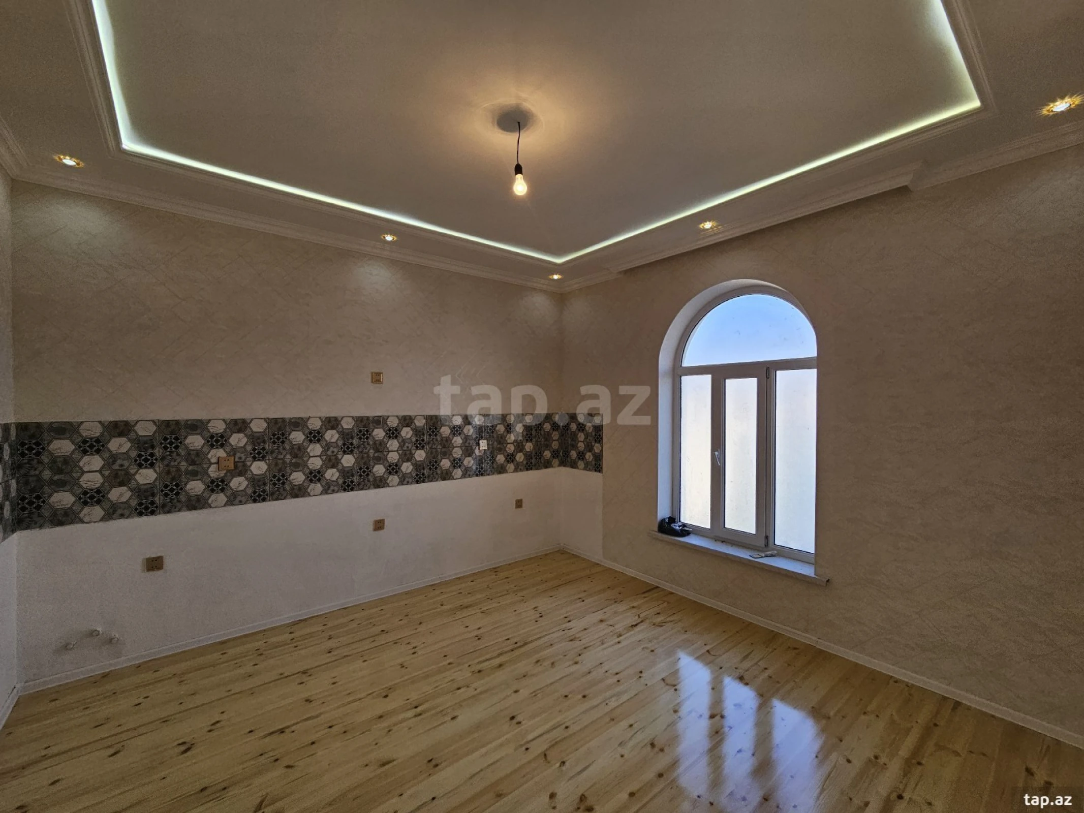 Satılır 4 otaqlı həyət evi