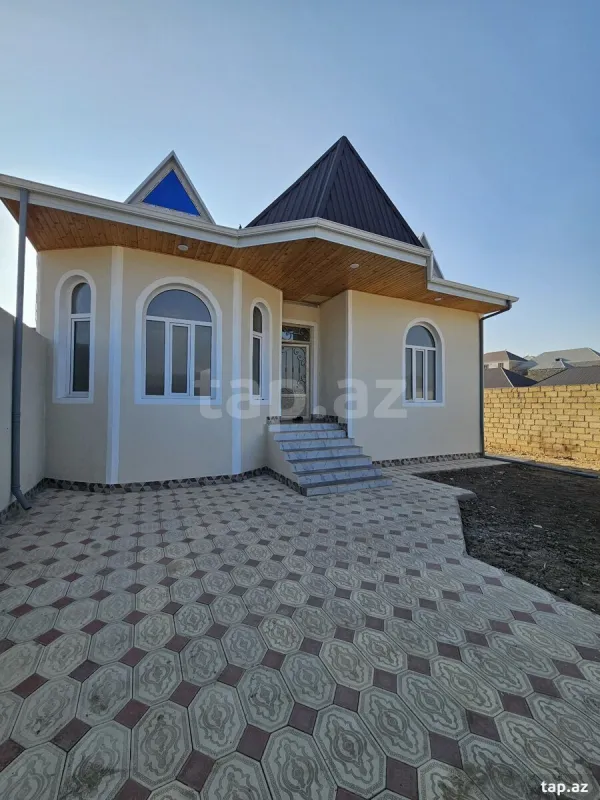 Satılır 4 otaqlı həyət evi