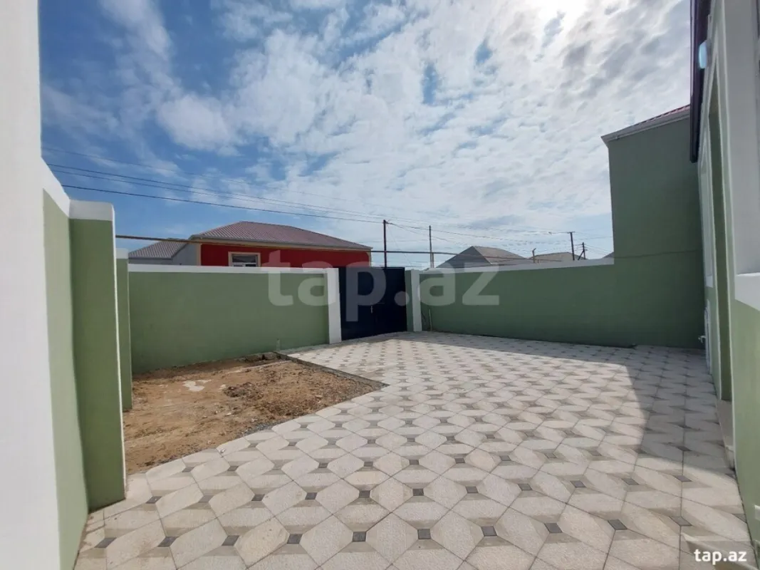 Satılır 4 otaqlı həyət evi