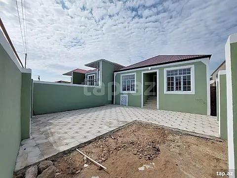 Satılır 4 otaqlı həyət evi