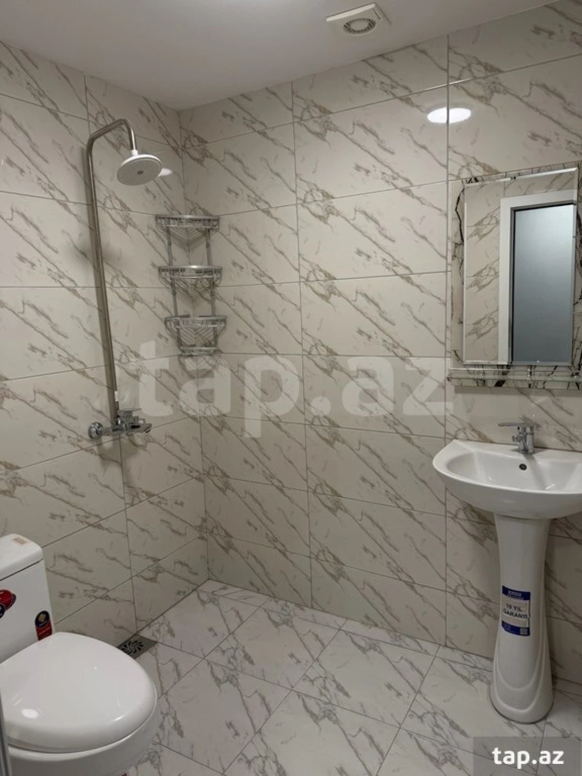 Kirayə verilir 6 otaqlı yeni tikili 140 m²