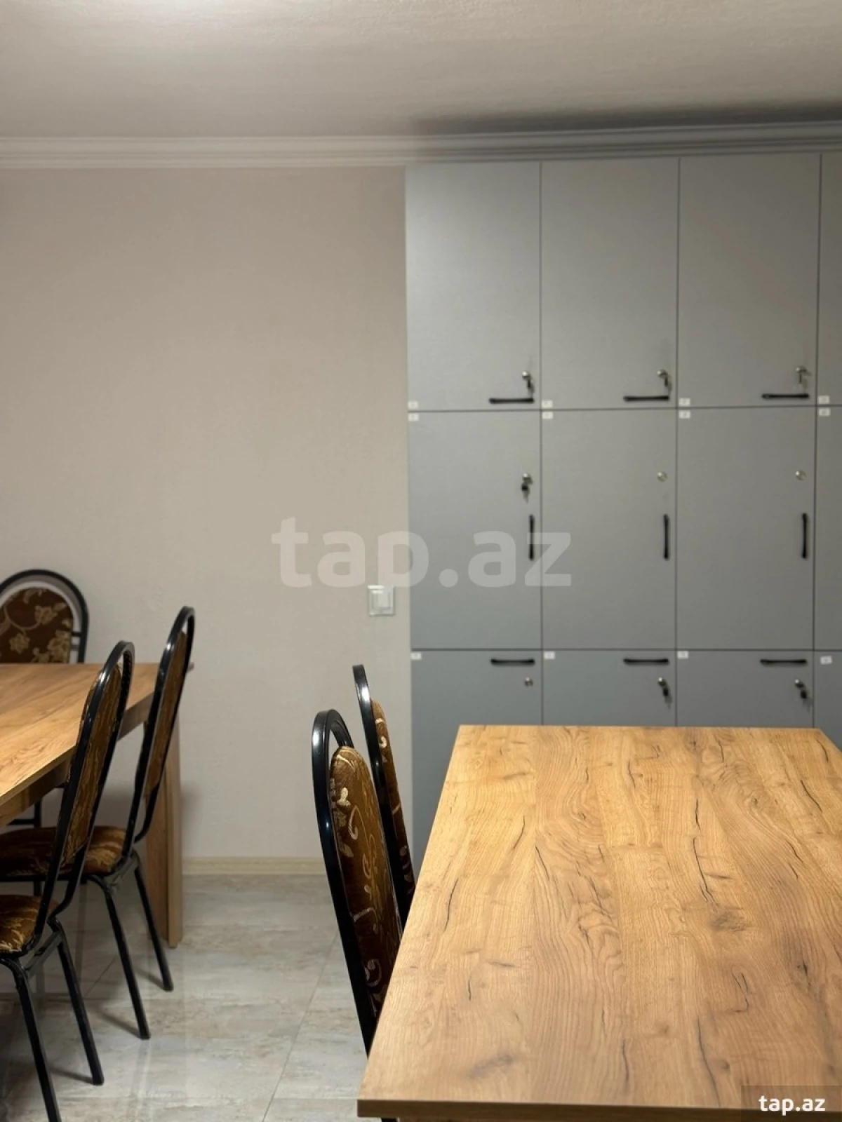 Kirayə verilir 6 otaqlı yeni tikili 140 m²