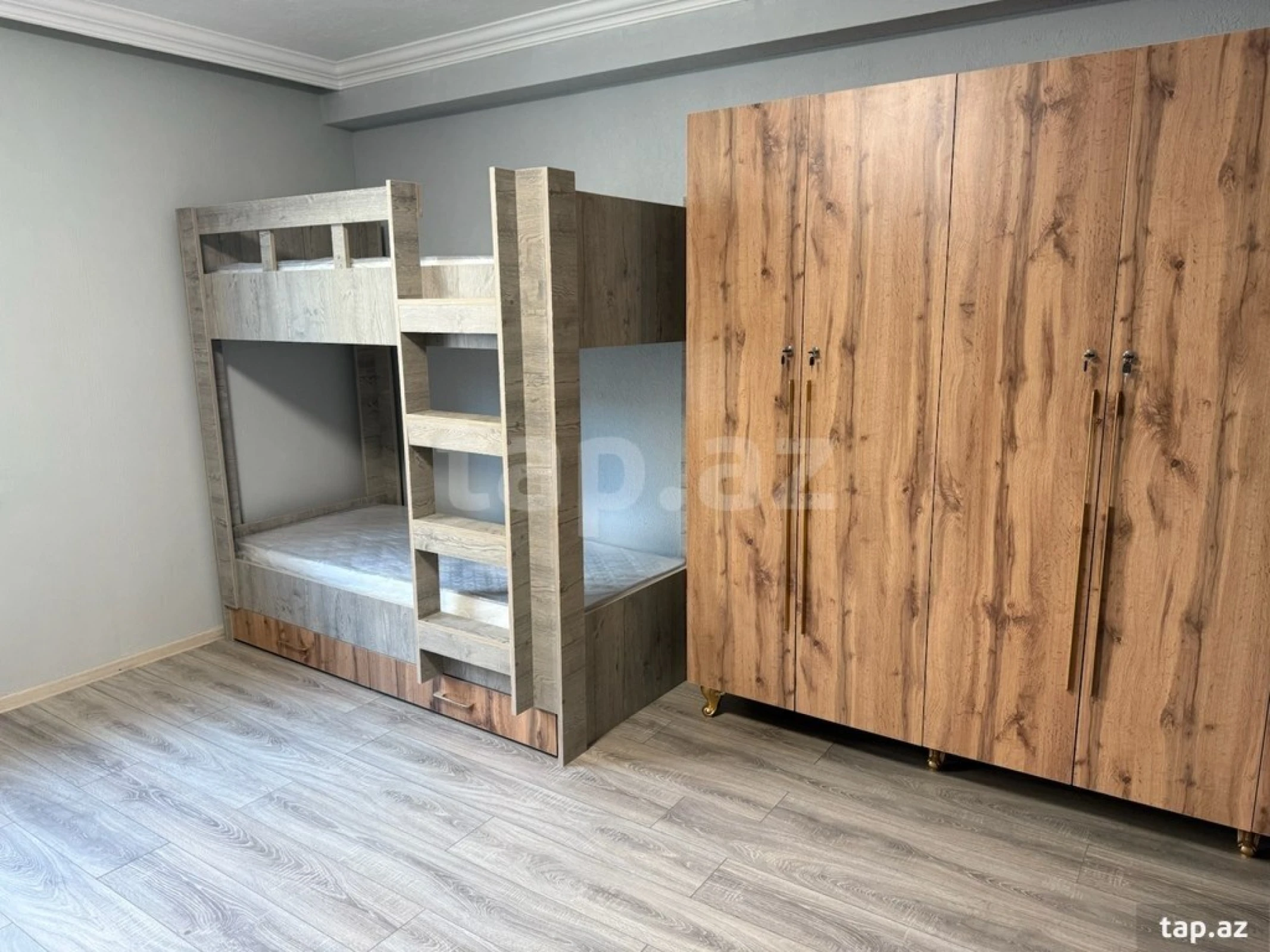 Kirayə verilir 6 otaqlı yeni tikili 140 m²