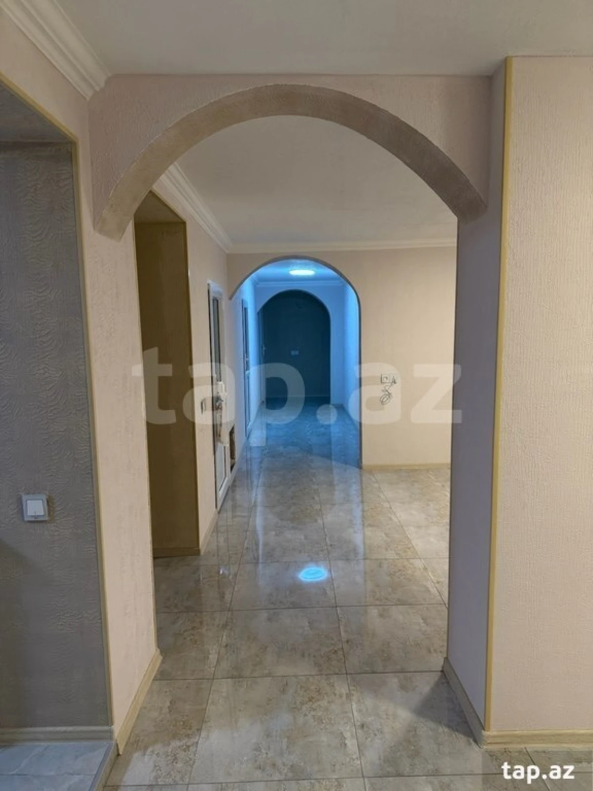 Kirayə verilir 6 otaqlı yeni tikili 140 m²