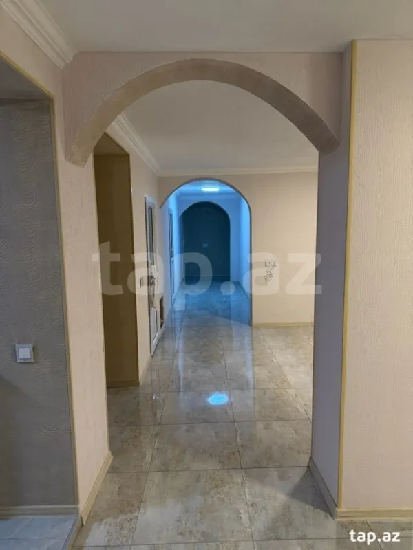 Kirayə verilir 6 otaqlı yeni tikili 140 m²