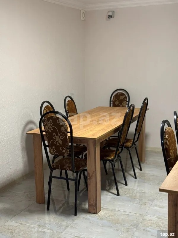 Kirayə verilir 6 otaqlı yeni tikili 140 m²