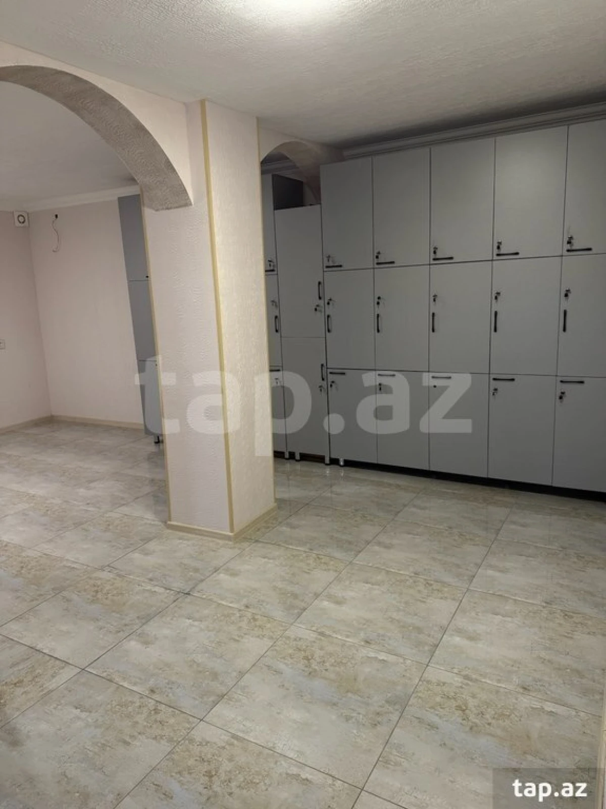 Kirayə verilir 6 otaqlı yeni tikili 140 m²