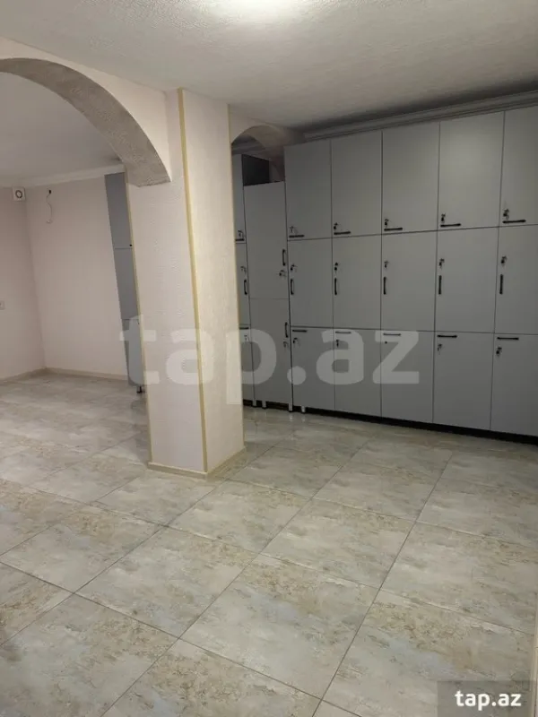 Kirayə verilir 6 otaqlı yeni tikili 140 m²