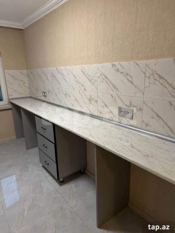 Kirayə verilir 6 otaqlı yeni tikili 140 m²