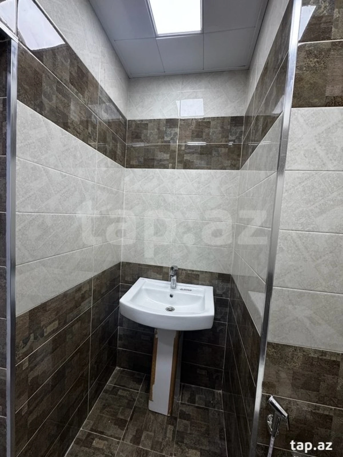 Satılır 3 otaqlı yeni tikili 100 m²
