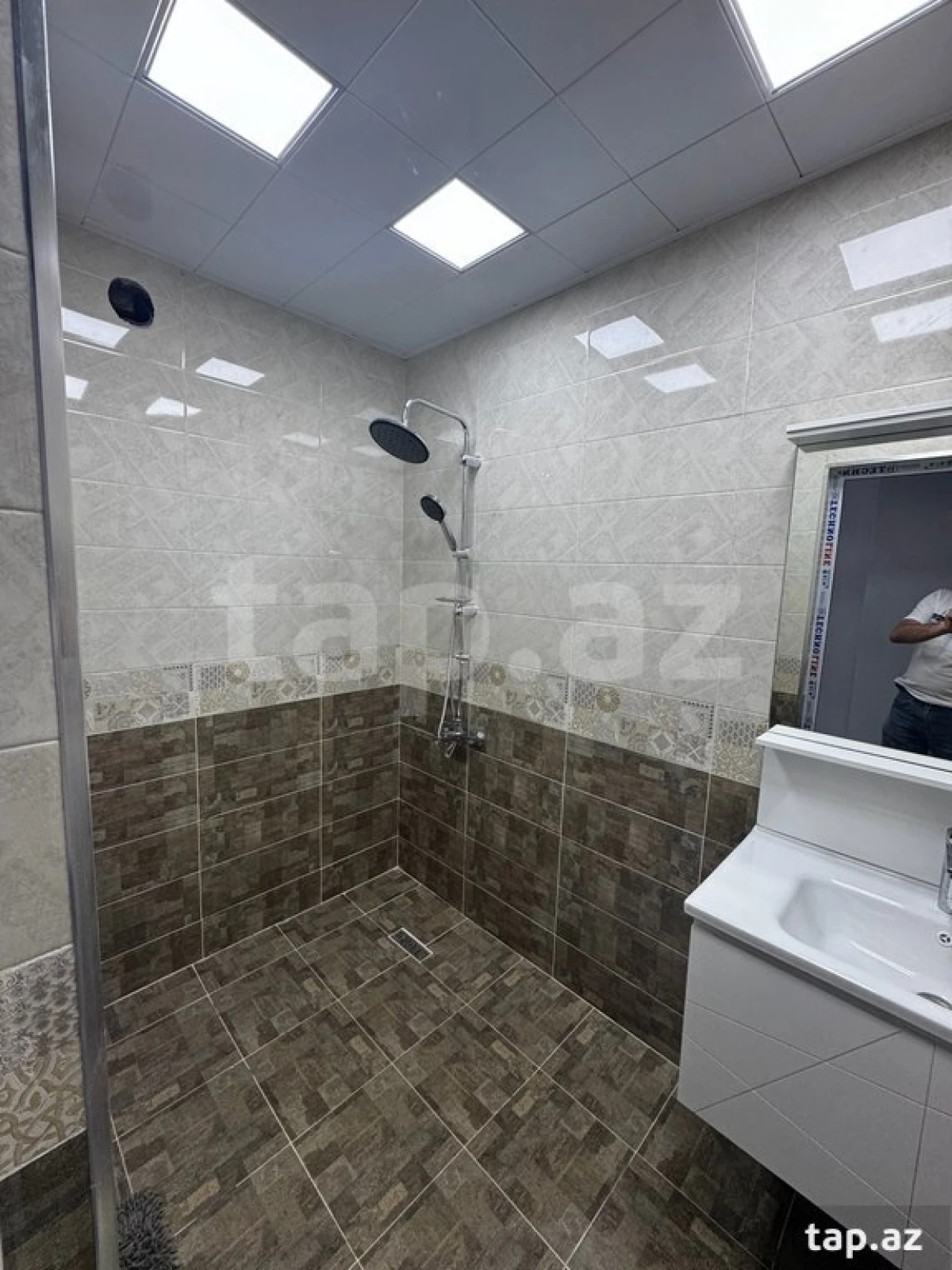 Satılır 3 otaqlı yeni tikili 100 m²