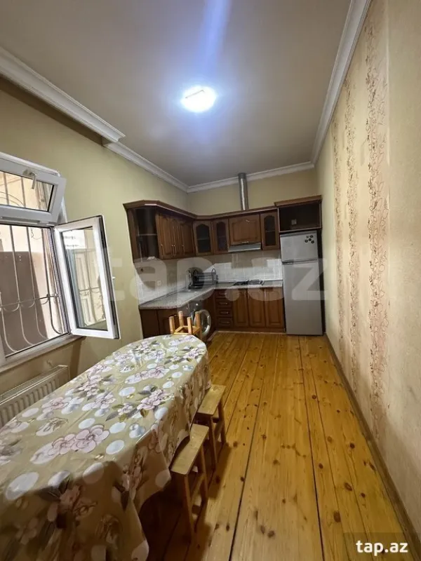 Kirayə verilir 4 otaqlı həyət evi
