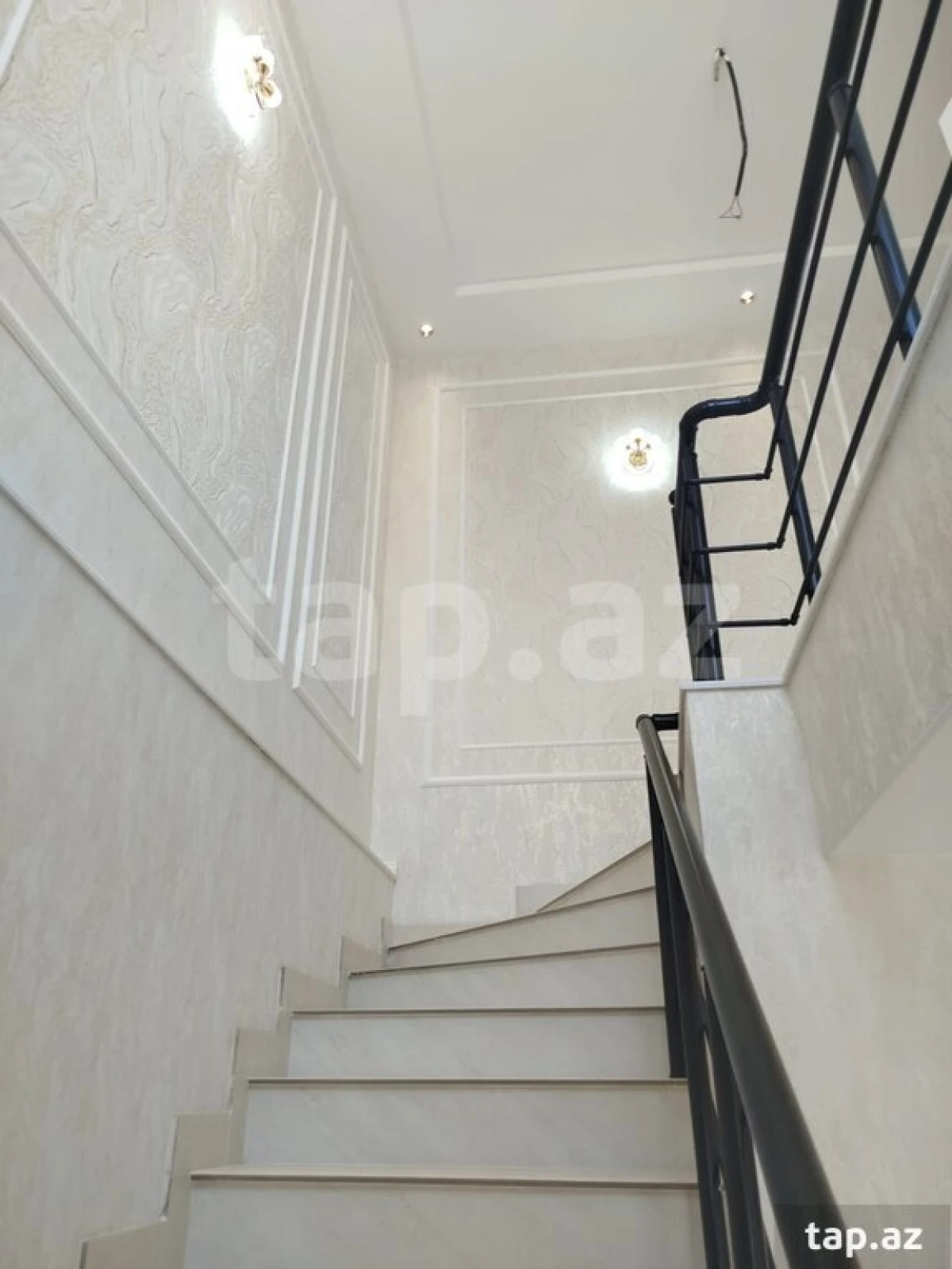 Satılır 4 otaqlı həyət evi