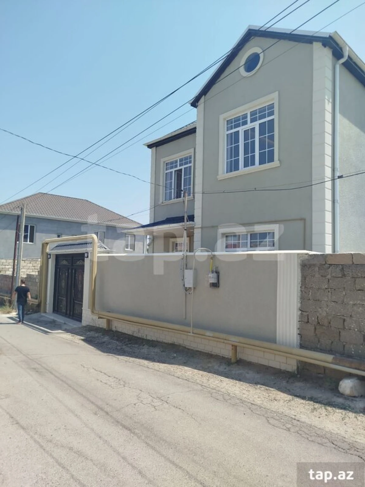 Satılır 4 otaqlı həyət evi