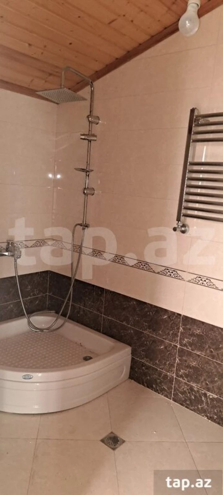 Satılır 9 otaqlı həyət evi