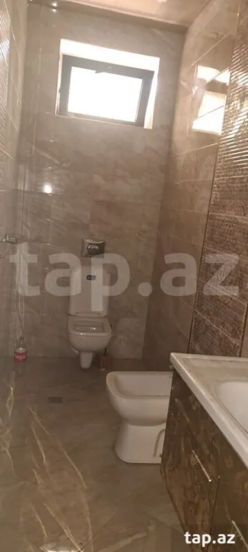 Satılır 9 otaqlı həyət evi