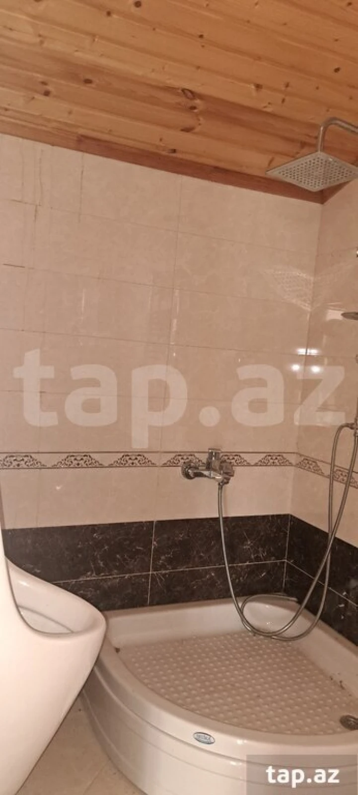 Satılır 9 otaqlı həyət evi