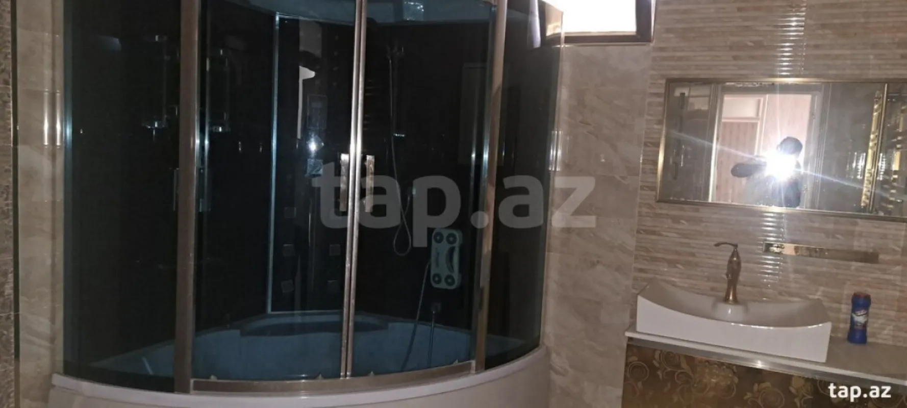 Satılır 9 otaqlı həyət evi